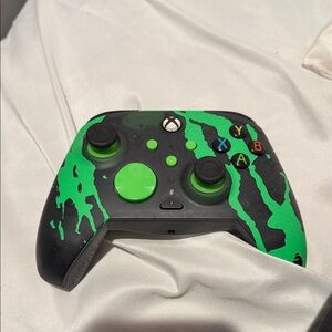 Xbox Wireless Controller - Black and Green